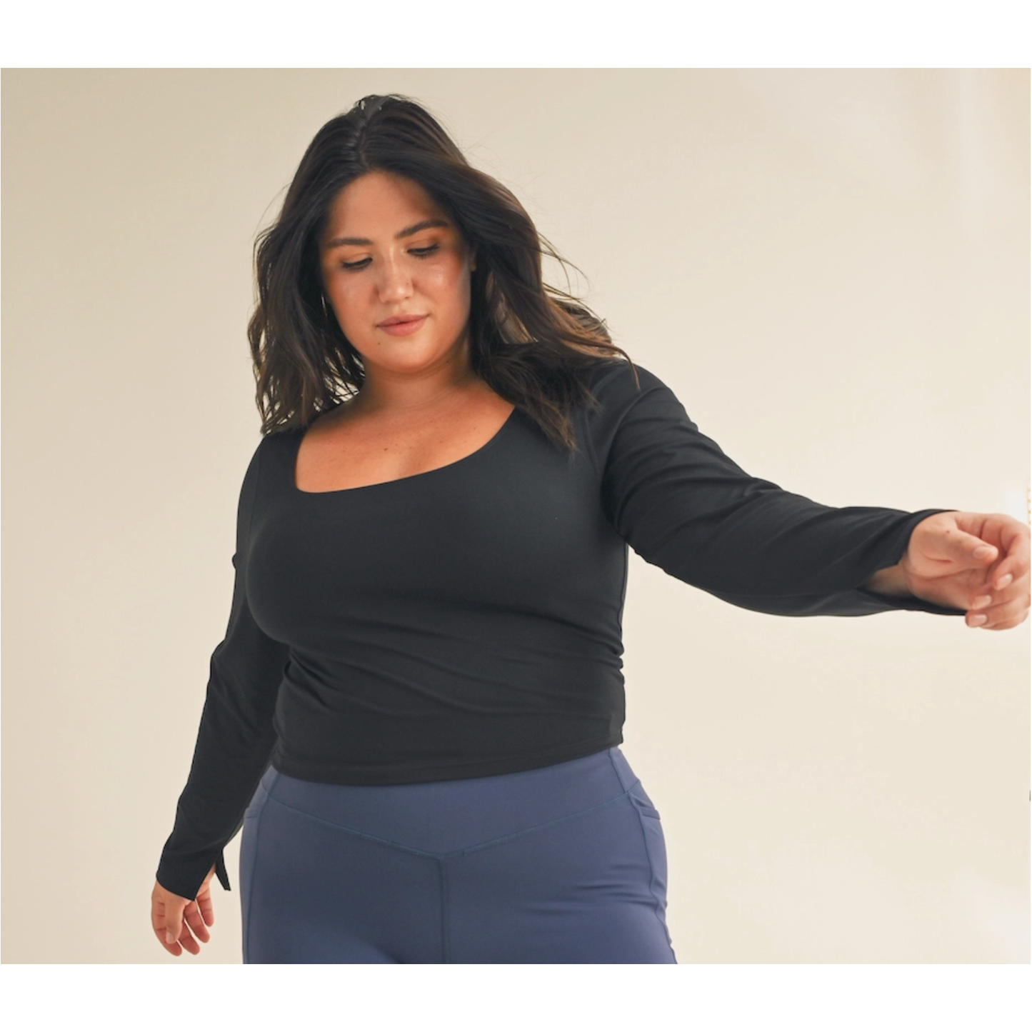 Curvy Girl Fitted Silhouette Longsleeve Top