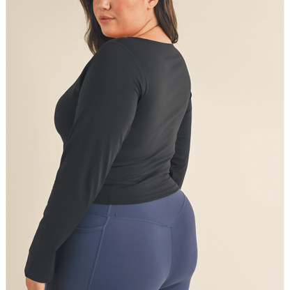 Curvy Girl Fitted Silhouette Longsleeve Top